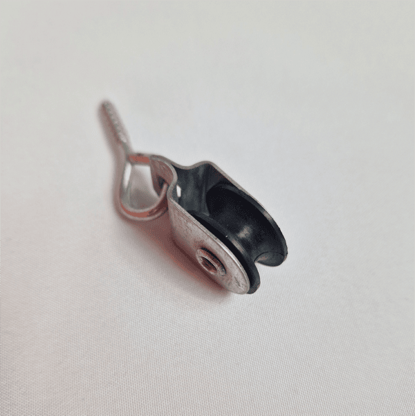 Poulie à vis simple à piton Réa 20 mm 2 Poulie à vis simple à piton Réa 20 mm – Image 2